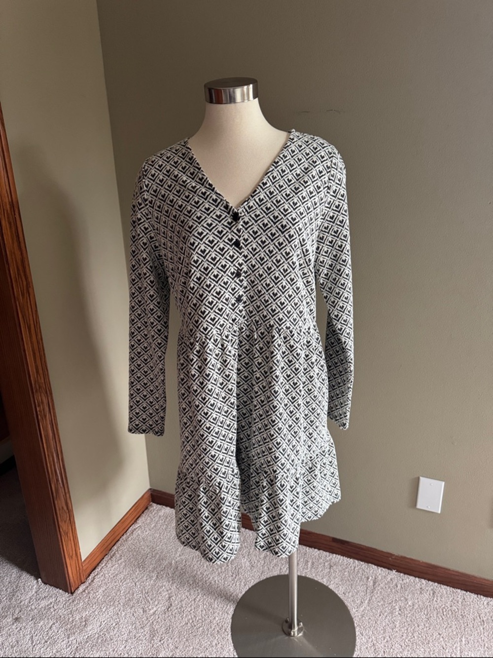 Ann Taylor LOFT Black & White Diamond Print Long Sleeve Dress